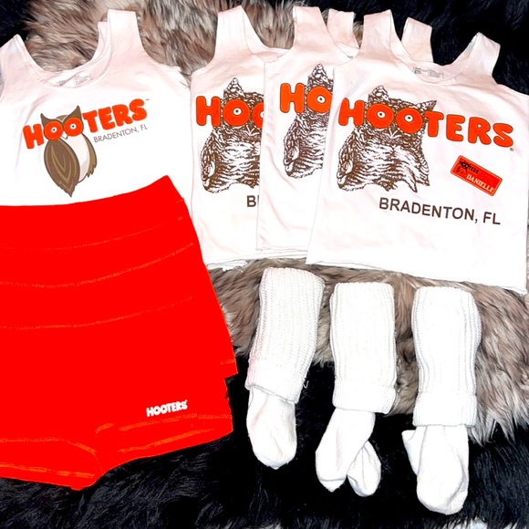 Hooters Uniforms I 🧡🦉 - Picture 3 of 3